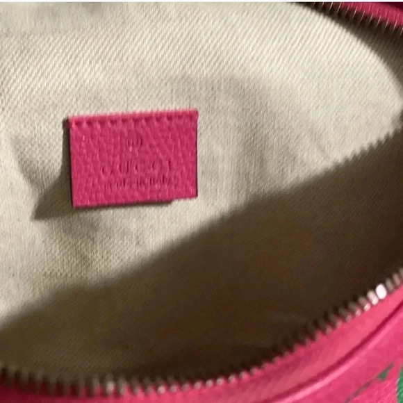 GUCCI 
Grained Calfskin (LARGE) Logo Belt Bag Pink Green - Picture 6 of 6